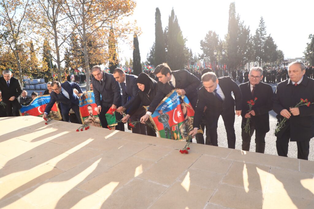 Gəncə Şəhidləri ziyarət edilib