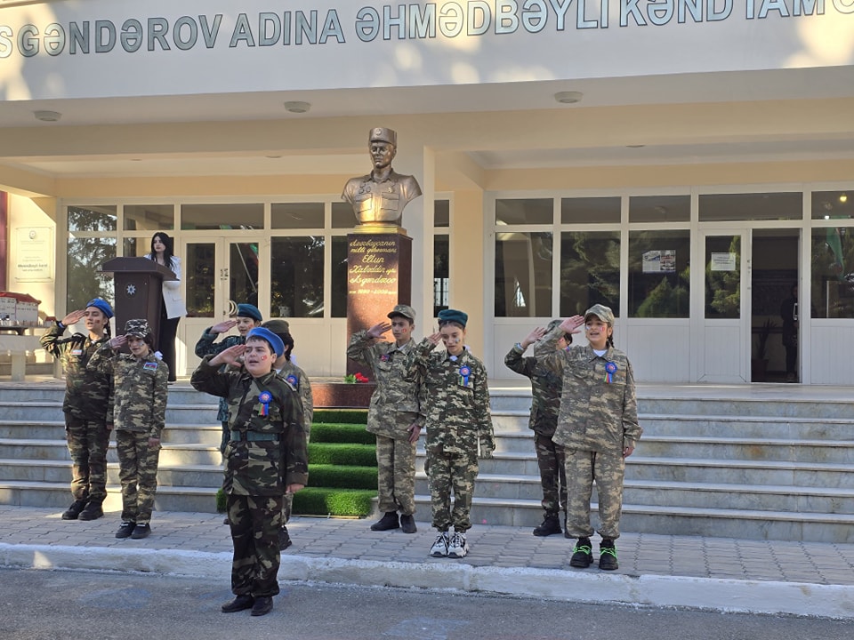 Azərbaycanın Milli Qəhrəmanının büstünün açılışı olub