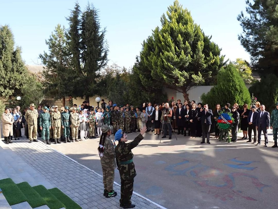 Azərbaycanın Milli Qəhrəmanının büstünün açılışı olub