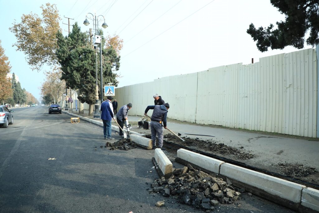 Gəncədə mərkəzi yollar təmir edilir
