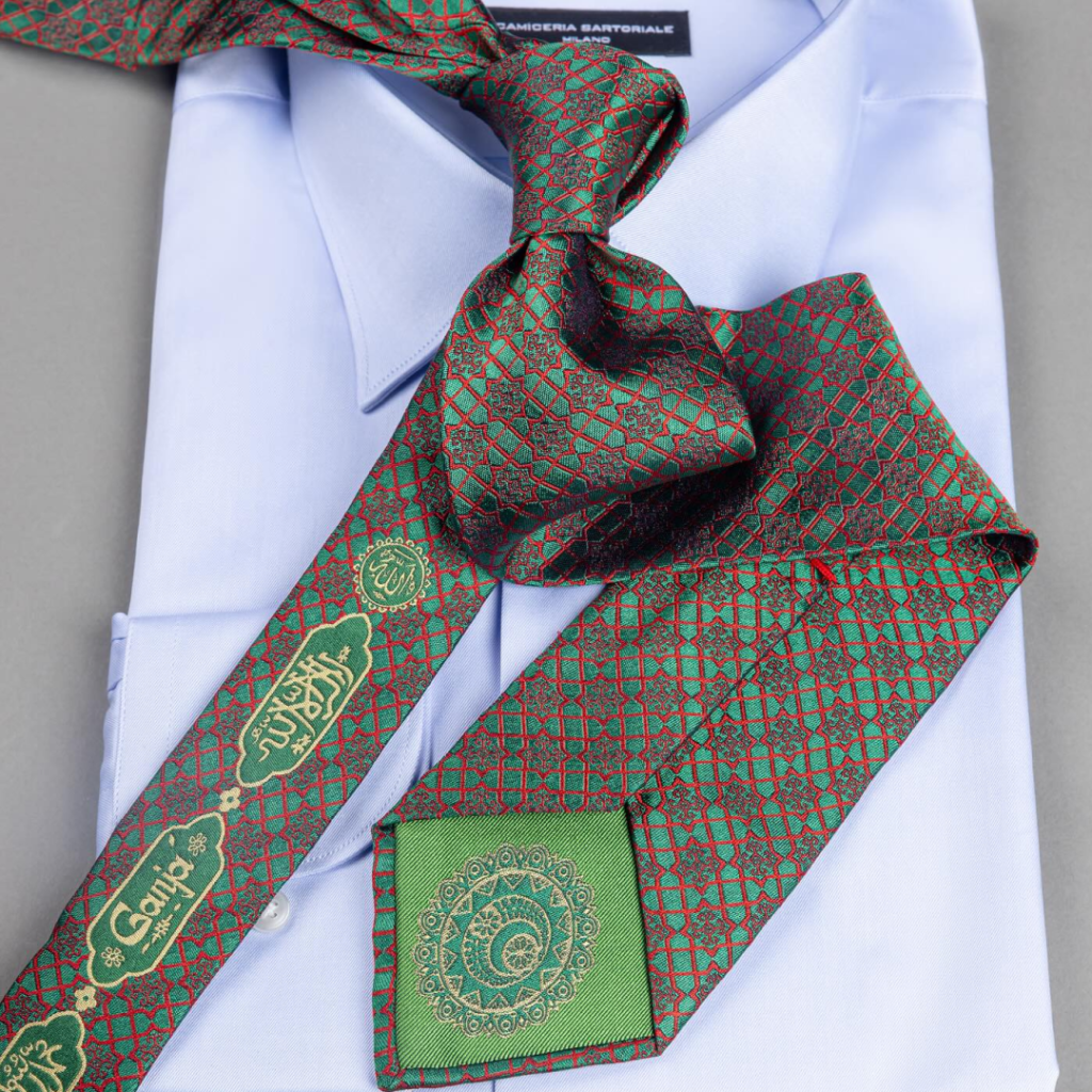 İtaliyalı sənətkarlardan Gəncəyə həsr olunmuş qalstuk - FOTO