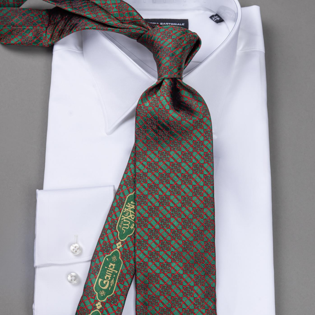 İtaliyalı sənətkarlardan Gəncəyə həsr olunmuş qalstuk - FOTO