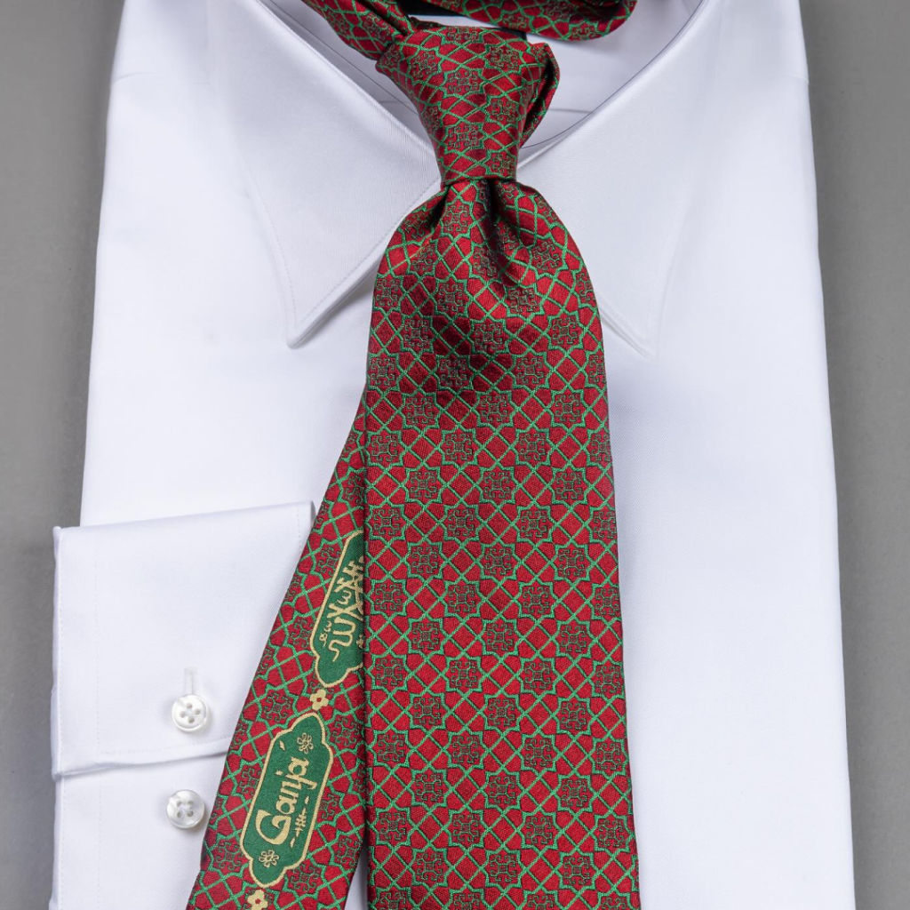 İtaliyalı sənətkarlardan Gəncəyə həsr olunmuş qalstuk - FOTO