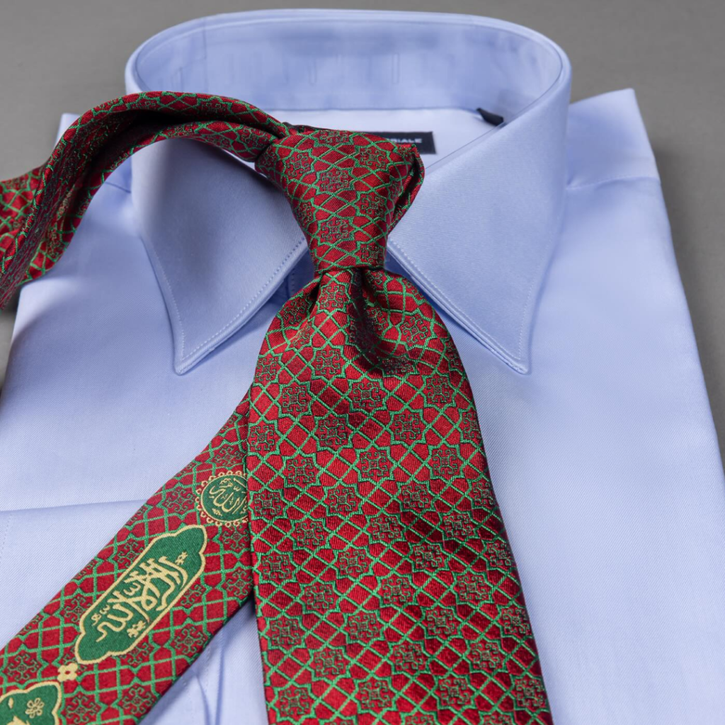 İtaliyalı sənətkarlardan Gəncəyə həsr olunmuş qalstuk - FOTO