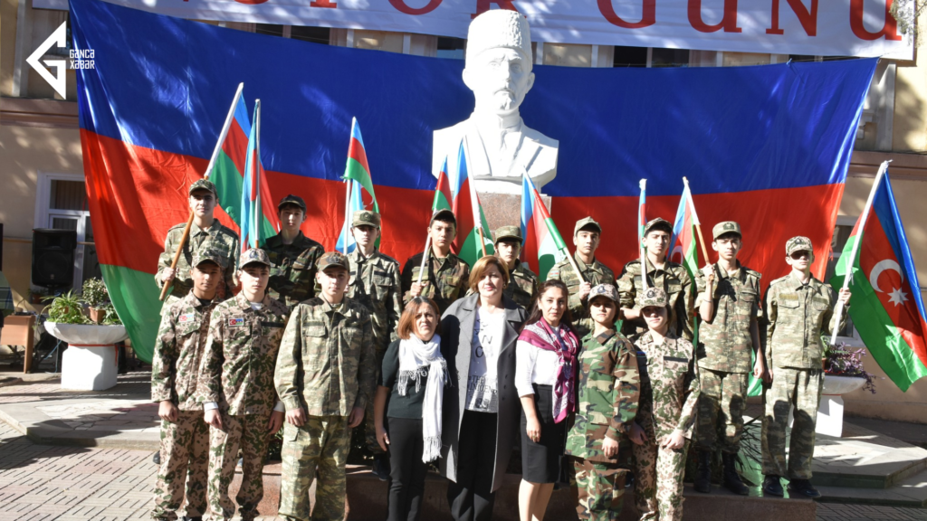 Gəncədə məktəblərin birində "Yaşa Azərbaycan!" adlı tədbir keçirilib