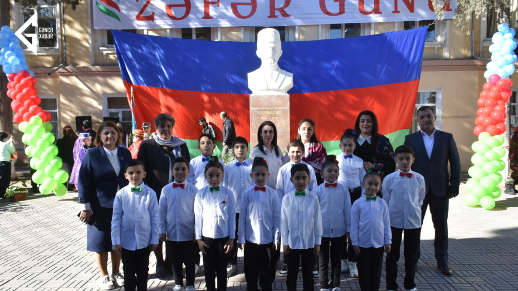Gəncədə məktəblərin birində "Yaşa Azərbaycan!" adlı tədbir keçirilib