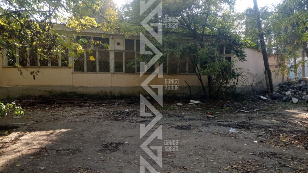 Gəncənin dəmiryolçular parkı baxımsız vəziyyətdədir