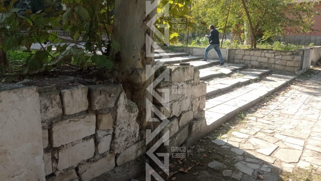 Gəncənin dəmiryolçular parkı baxımsız vəziyyətdədir