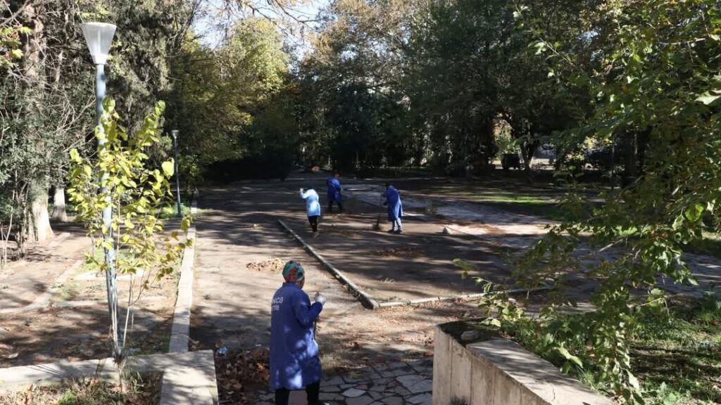 Gencexeber.az yazdı, Dəmiryolçular parkı təmizləndi