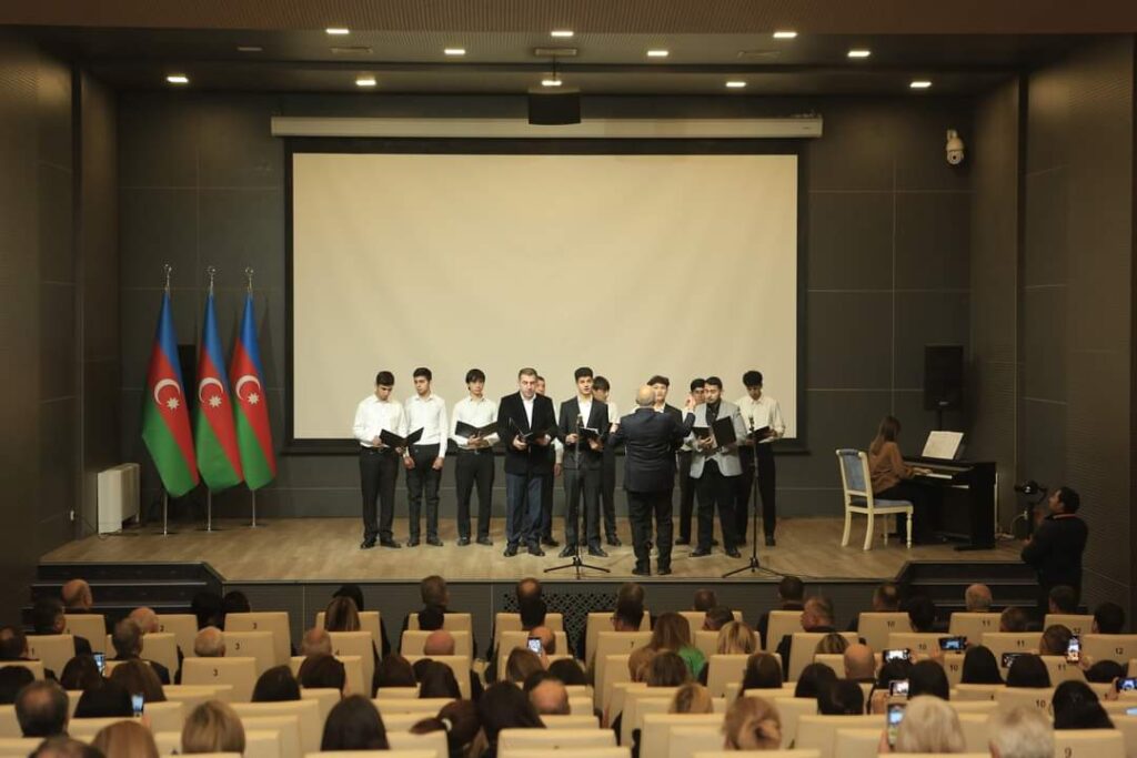 Gəncədə Dövlət Bayrağı Günü ilə bağlı tədbir keçirilib