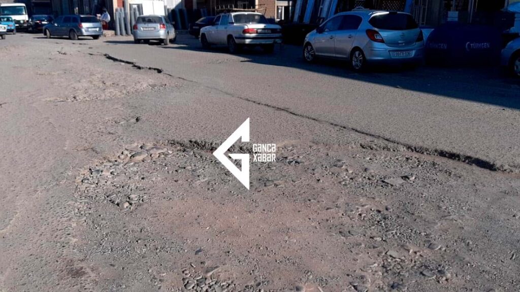 Gəncədə darmadağın yollar silsiləsindən…