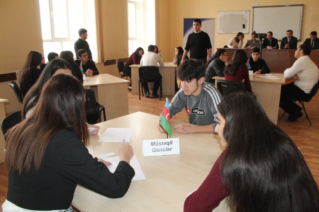 Heydər Əliyevin xatirəsinə həsr olunan bilik yarışı keçirilib - FOTO