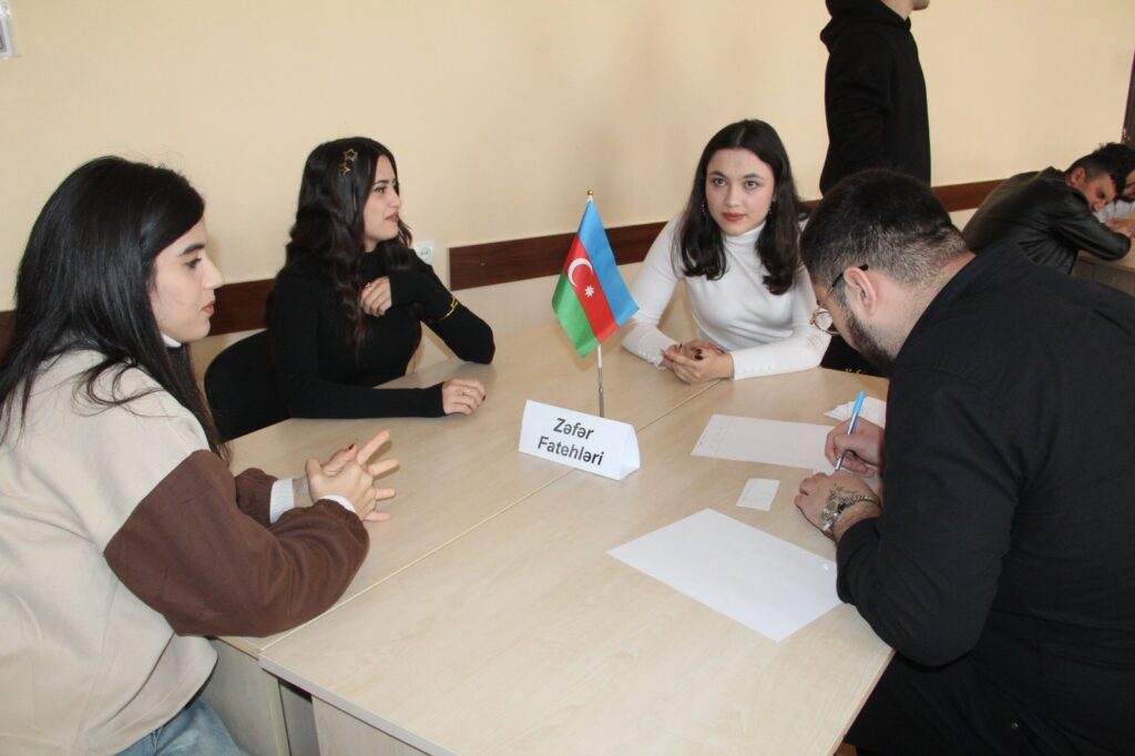 Heydər Əliyevin xatirəsinə həsr olunan bilik yarışı keçirilib - FOTO