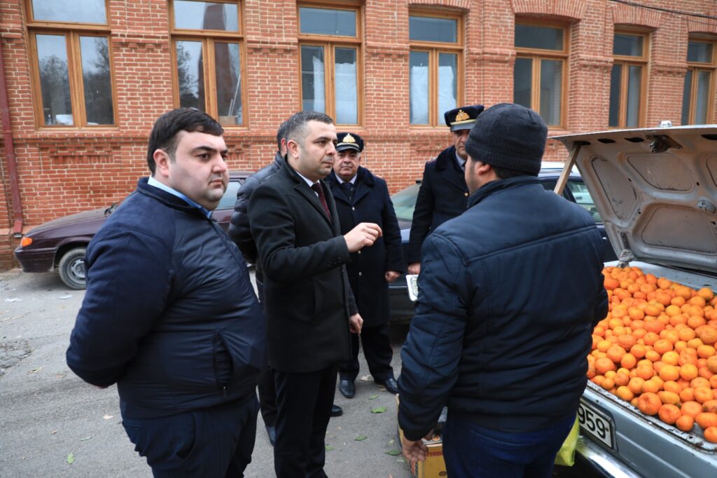 Şəhər rəhbərinin “işçi qrupları” küçə alverinə qarşı