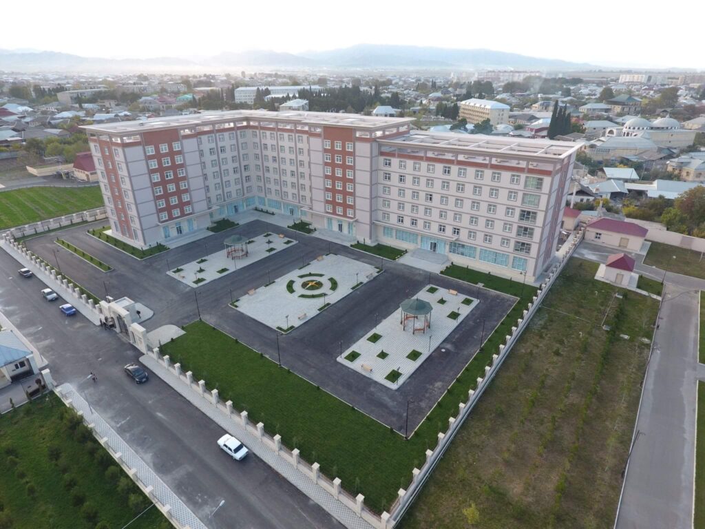 “Dərsə davamiyyəti zəif olan tələbələrə xəbərdarlıq edildi, universitetdən uzaqlaşdırıldılar” – REKTORLA ÖZƏL MÜSAHİBƏ