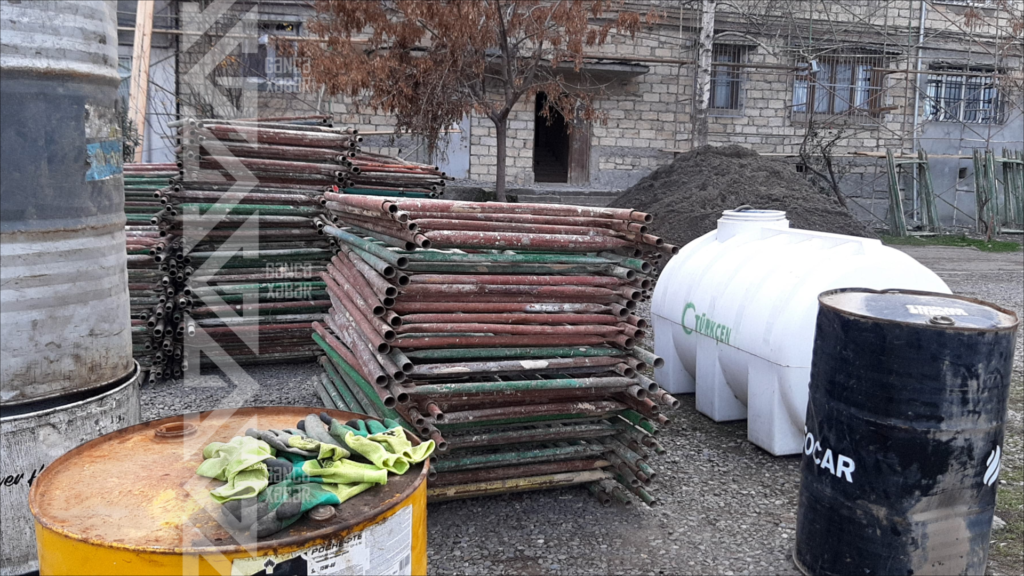 Gəncədə usta binadan yıxılıb öldü