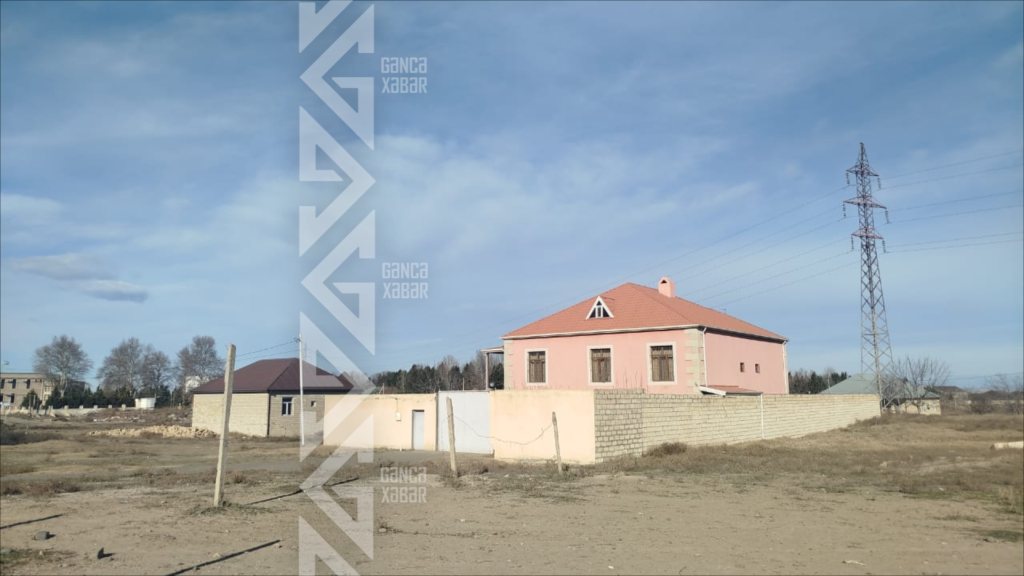 Sabiq icra başçısı bu rayondakı evini satır? - FOTO