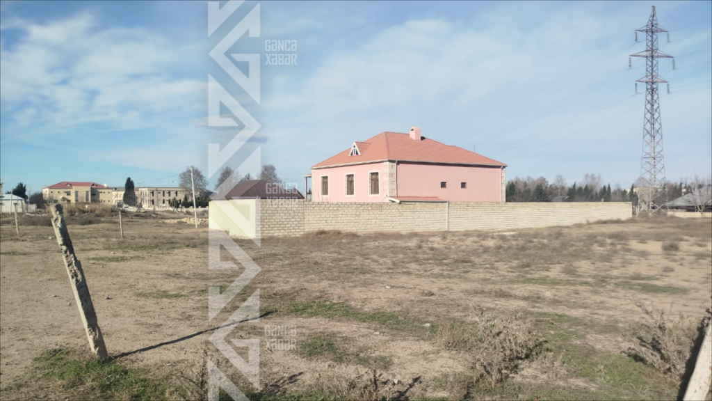 Sabiq icra başçısı bu rayondakı evini satır? - FOTO