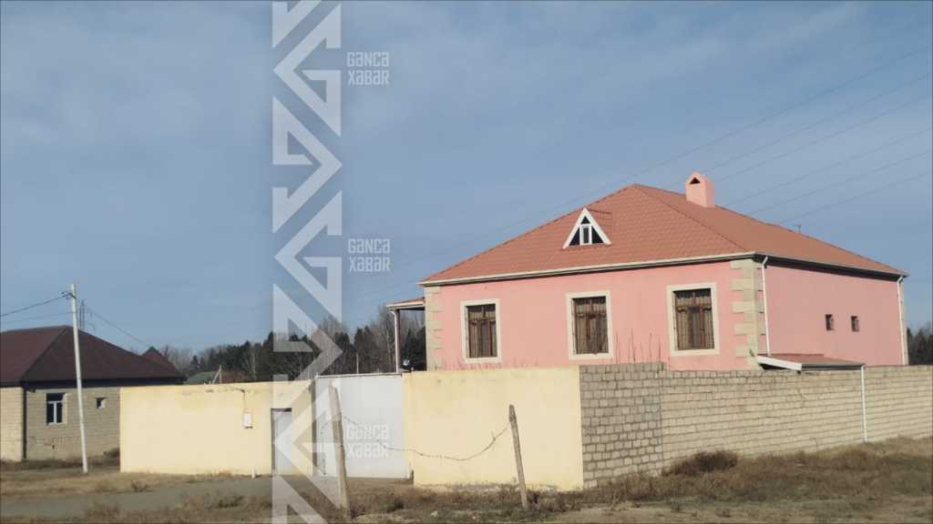 Sabiq icra başçısı bu rayondakı evini satır? - FOTO