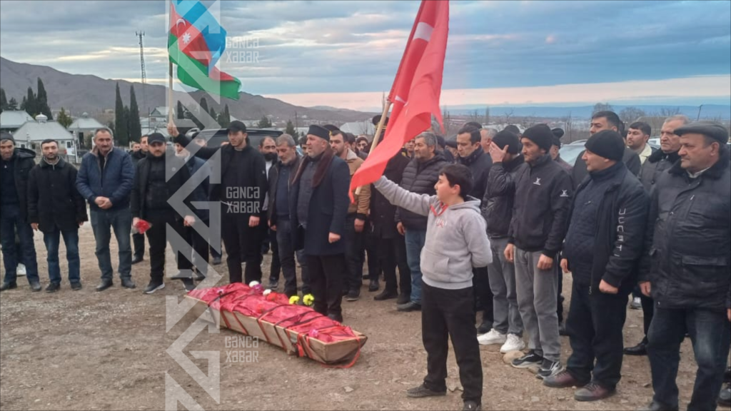 Təyyarə qəzasında həlak olan Ramin İbrahimov dəfn edilib <br />
