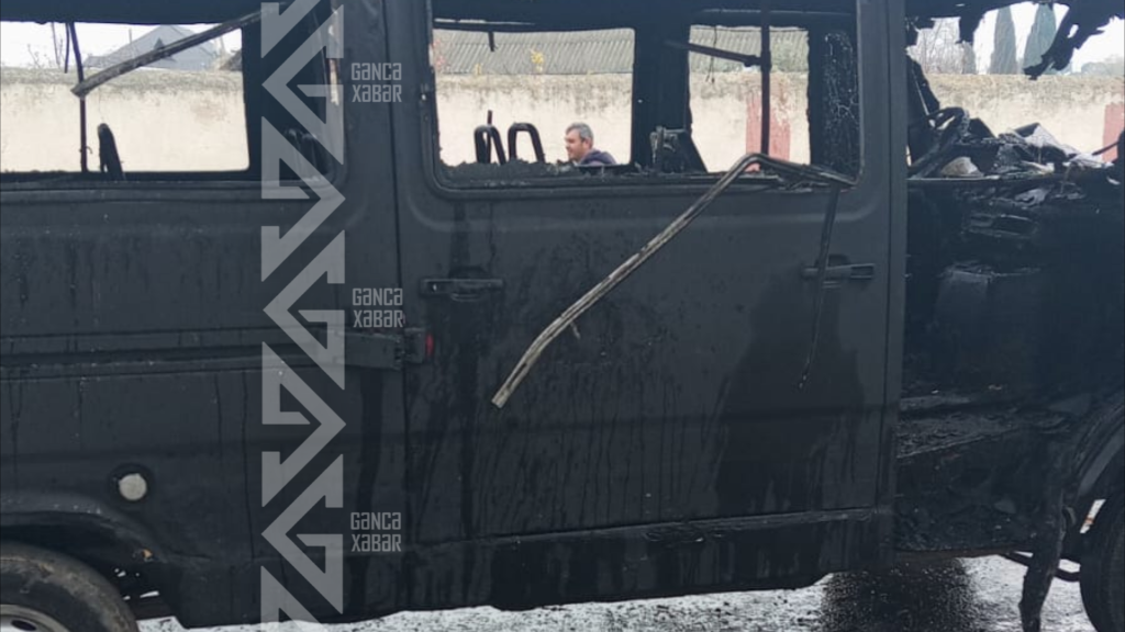 Sərnişin avtobusu yandı - FOTO