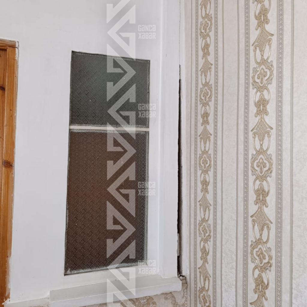 Gəncədə 8 ailə qəzalı binalarından şikayət edir