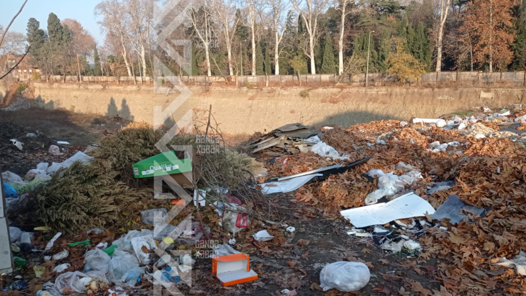 Tikinti üçün qazılan xəndək zibilliyə çevrildi - ŞİKAYƏT - FOTO/VİDEO