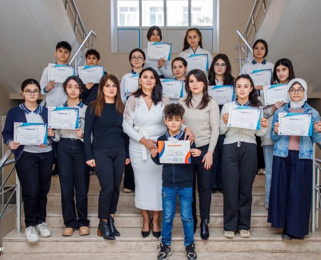 Qalmaqallı məktəbin cəzalandırılan direktoru kimdir?