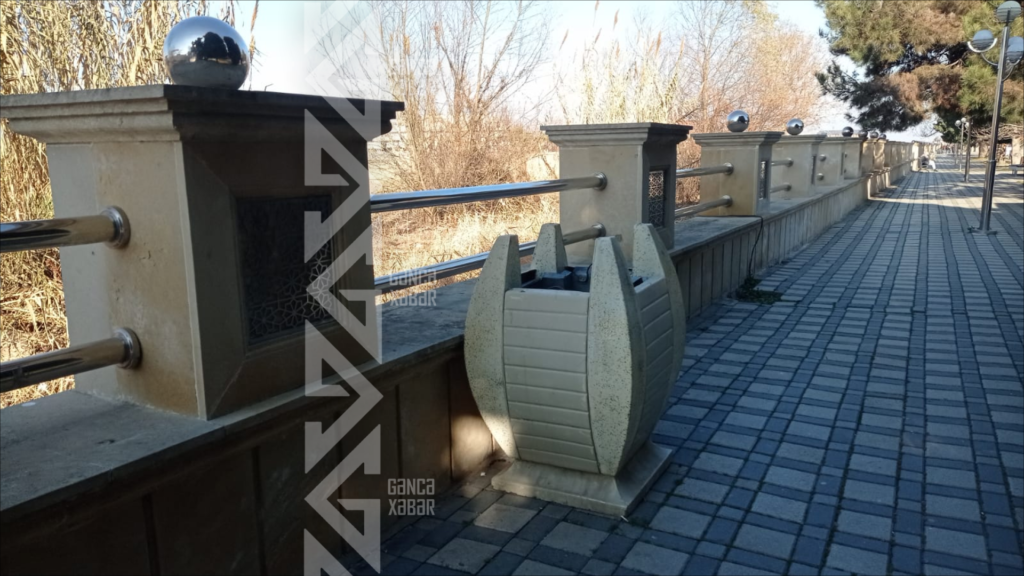 Gəncə bulvarı baxımsız vəziyyətdədir