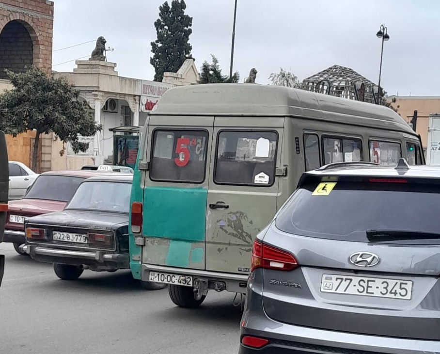 Gəncə sakinləri marşrut avtobuslarından ŞİKAYƏTÇİDİR