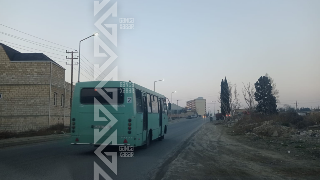 Gəncə qəsəbə yolu qəzalı vəziyyətdədir