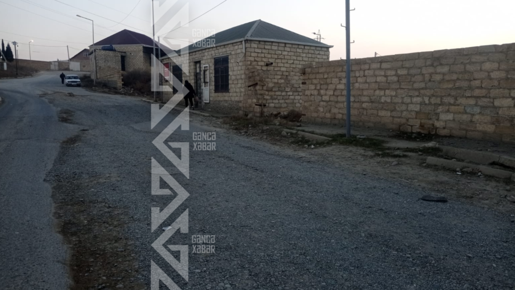 Gəncə qəsəbə yolu qəzalı vəziyyətdədir
