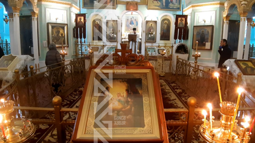 Gəncədə pravoslav xristianlar kilsəyə axışıblar