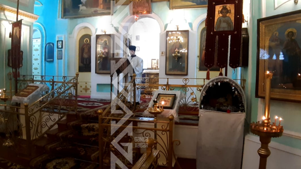 Gəncədə pravoslav xristianlar kilsəyə axışıblar
