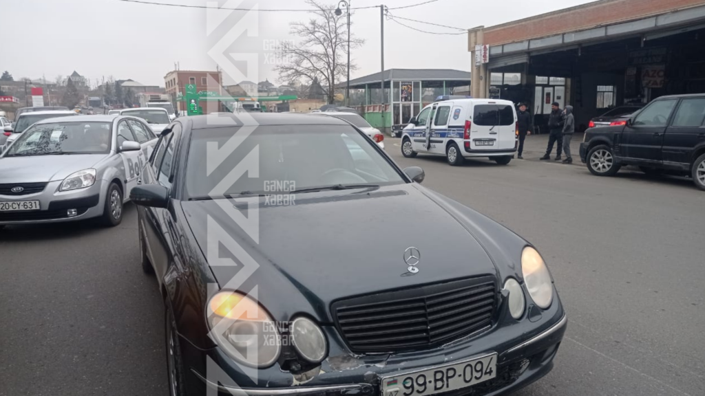 Gəncədə zəncirvari qəza: Dörd avtomobil toqquşdu