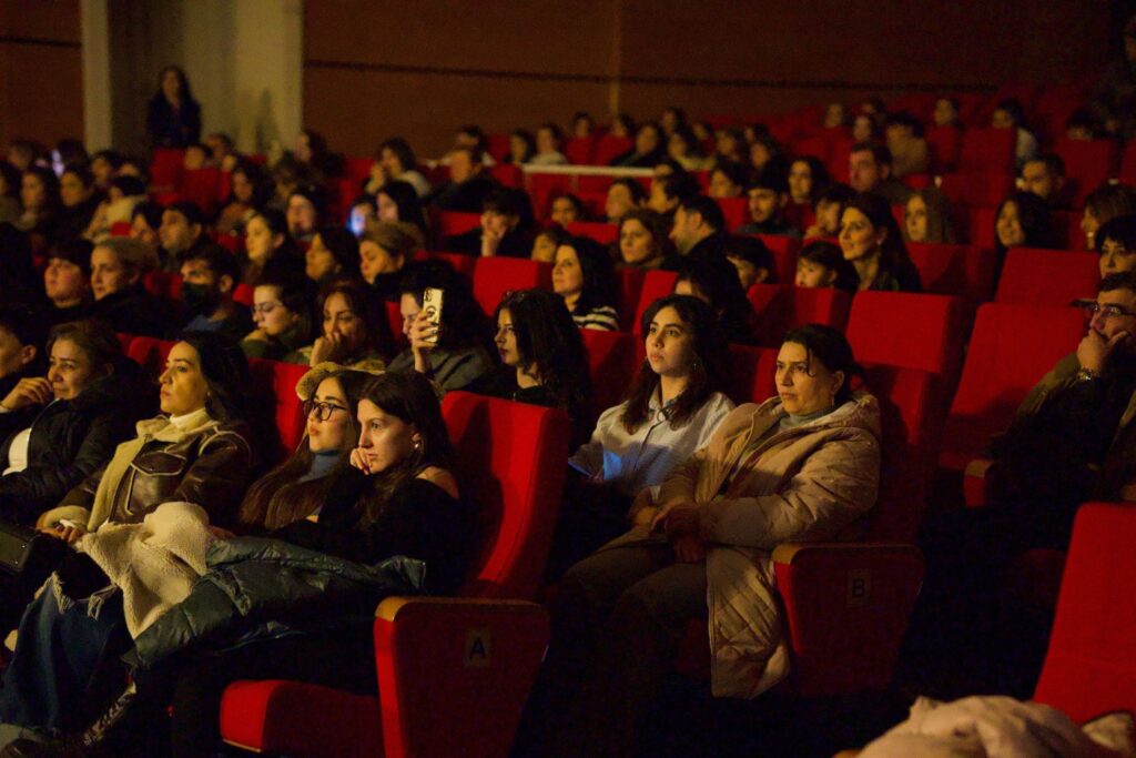 Gəncə Dram Teatrında yeni tamaşanın premyerası olub