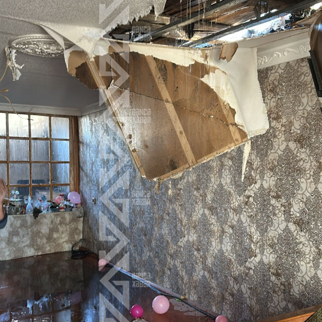 Gəncədə iki ev yanıb