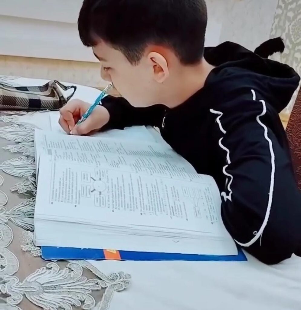 Rayon olimpiadasının birincisi: “Sürü otararkən də dərslərimlə məşğul oluram”