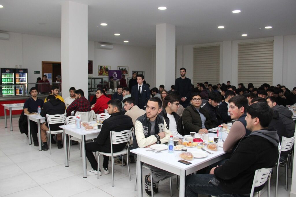 Aqrar Universitetdə tələbələr üçün iftar süfrəsi açılıb