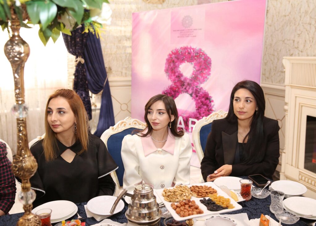 Bir qrup təhsil işçisi mükafatlandırılıb