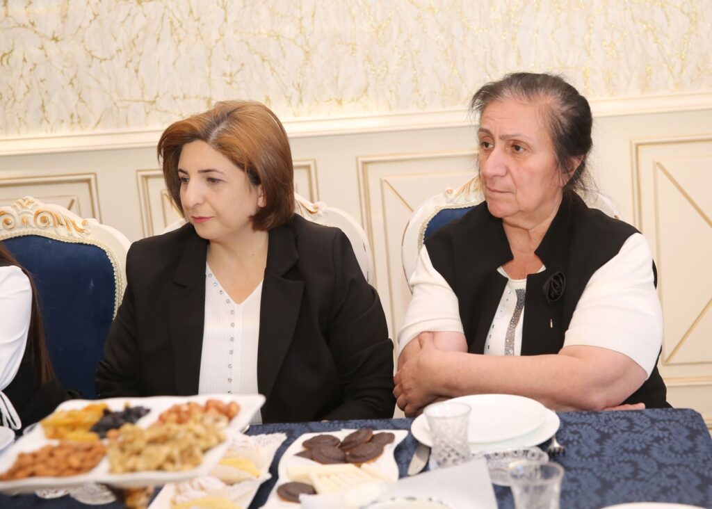 Bir qrup təhsil işçisi mükafatlandırılıb