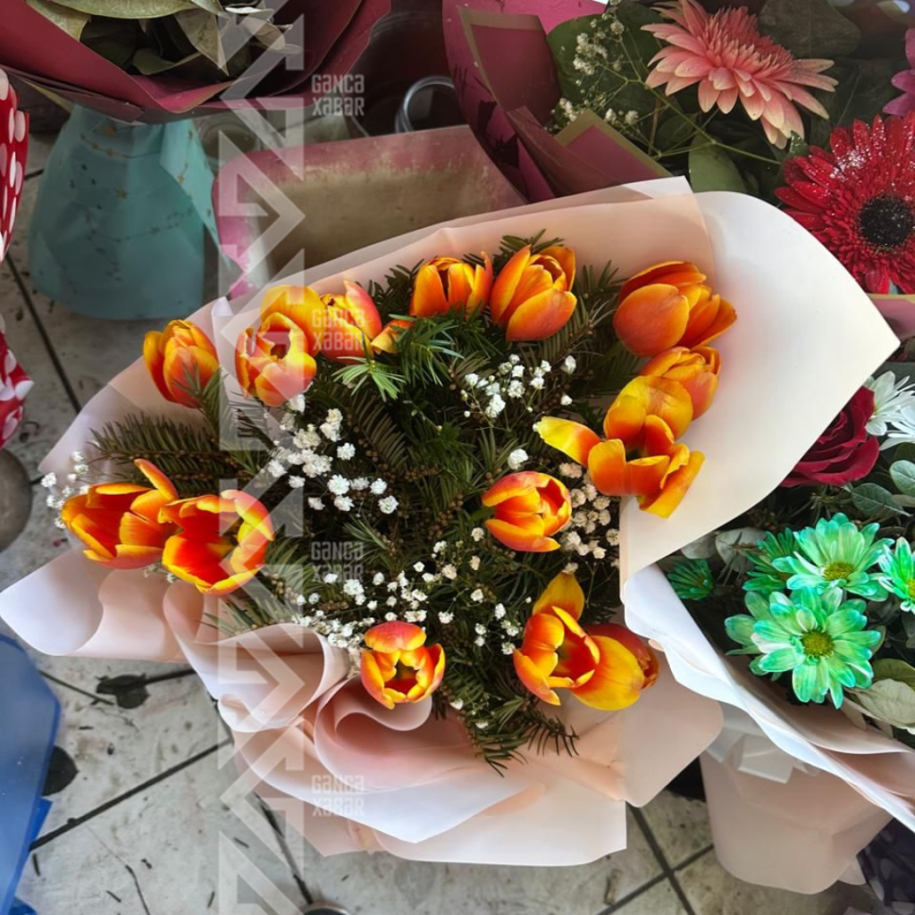 Gəncəli kişilərin diqqətinə: güllərin QİYMƏTİ