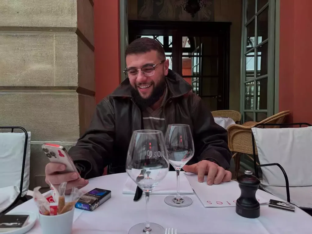 Gəncəli müğənni Luvrda