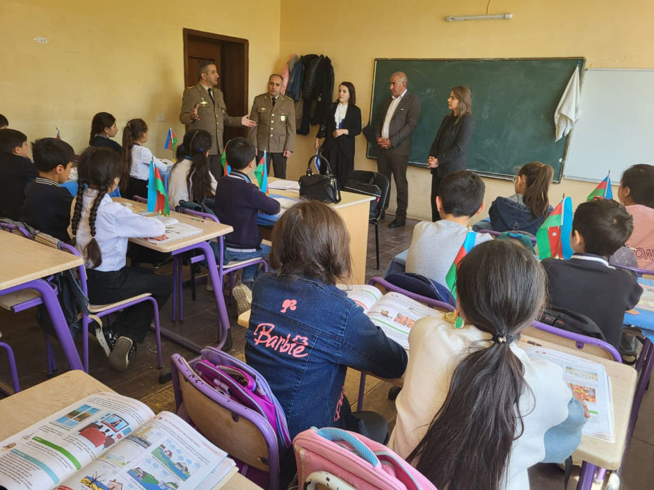 FHN bölgəmizdəki məktəblərdə təlim keçirib