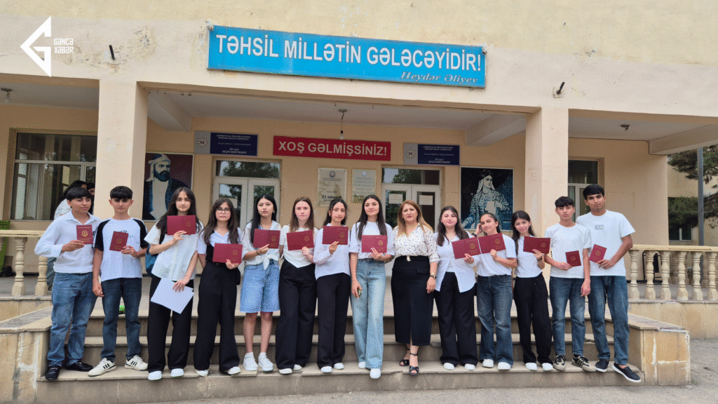 Gəncədə bir sinfdə 13 QIRMIZI ATTESTAT! <br />
