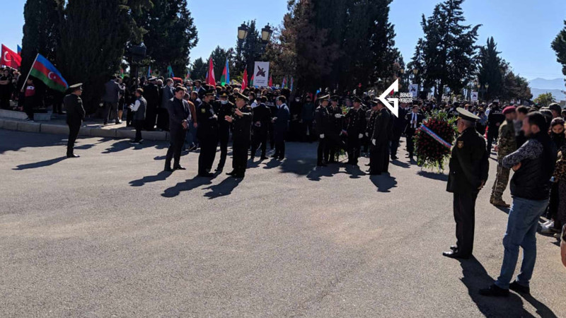 Gəncənin Şəhidlər Xiyabanında şəhidlər yad olunur