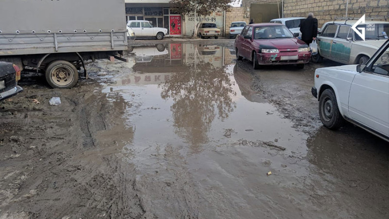 Gəncənin Sərçə bazarı istiqamətində taksi sürücüləri sifarişlərdən imtina edirlər