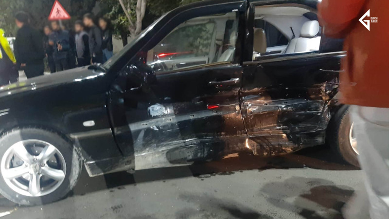 Gəncədə qəzada iki maşın yararsız hala düşüb