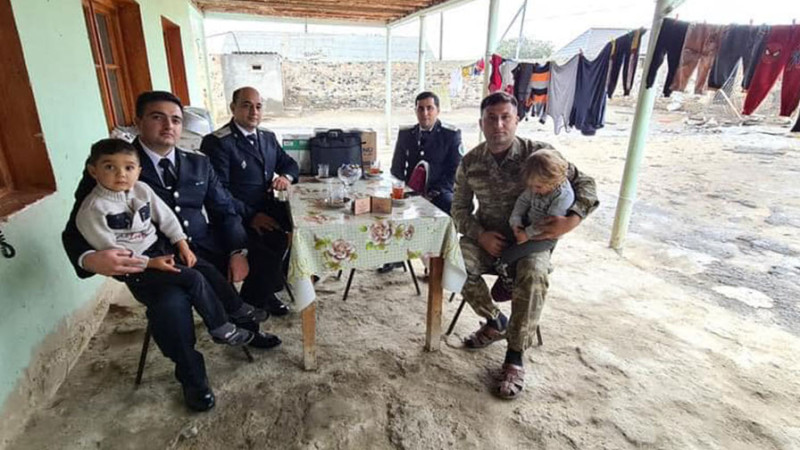 Dövlət Miqrasiya Xidmətinin əməkdaşları Gəncədə şəhid və qazi ailələri ilə görüşüb