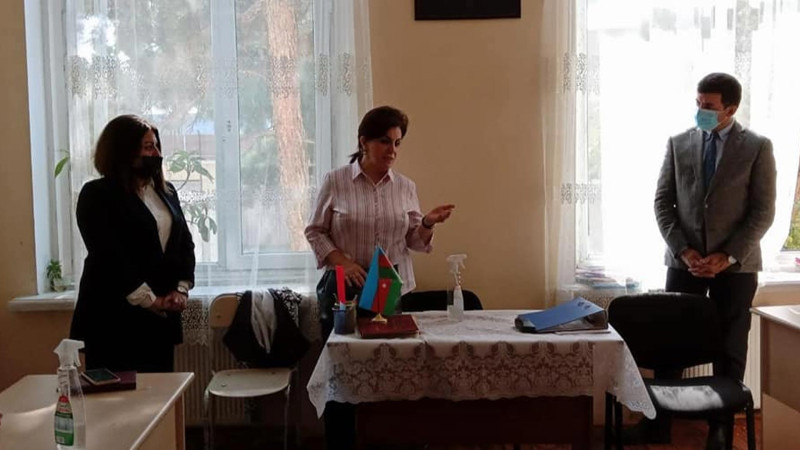 Gəncədə yerləşən məktəblərin birində peyvəndlənmə haqda görüş keçirilib